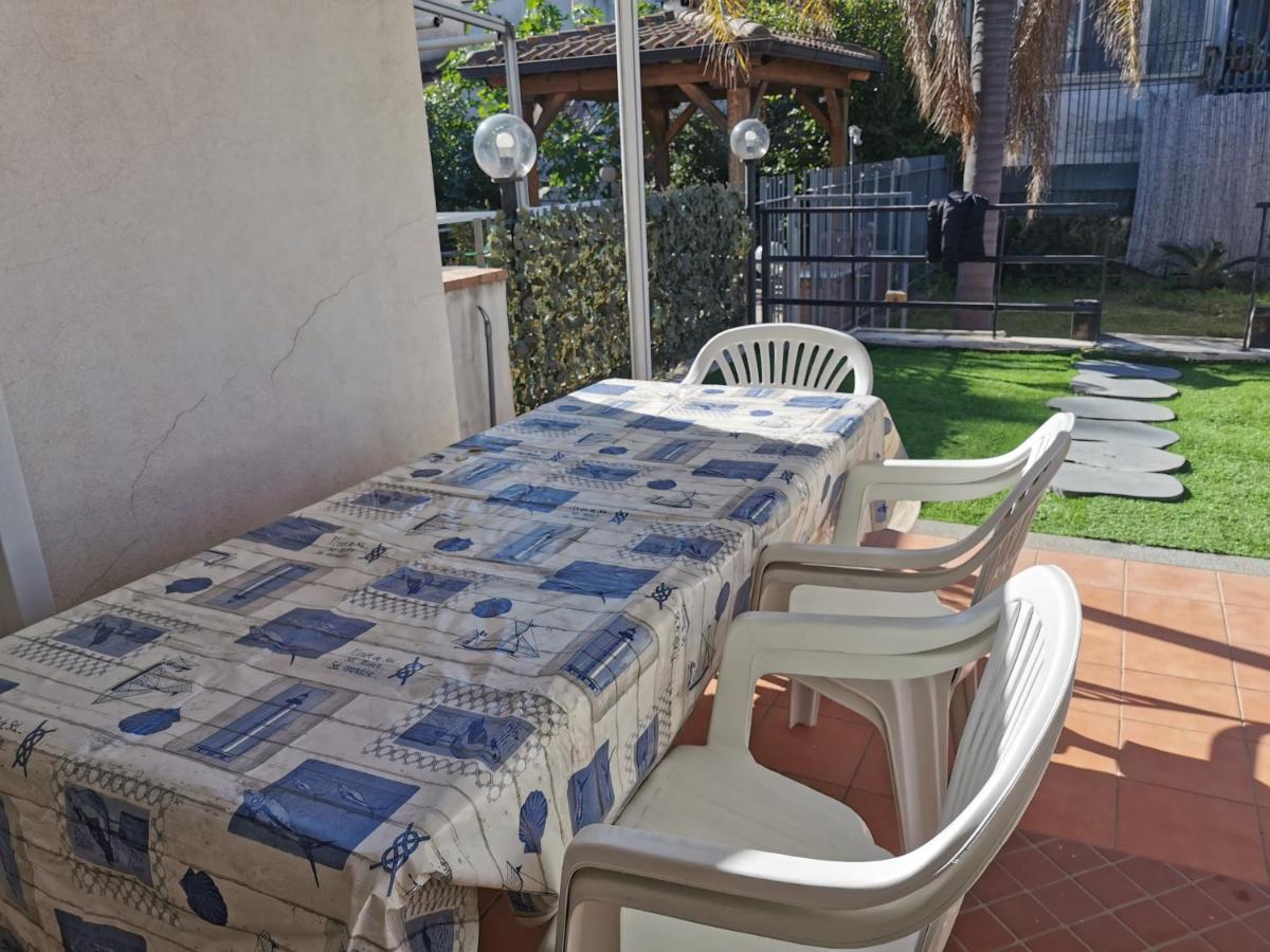 "Maretna" Apartman Mascali Kültér fotó